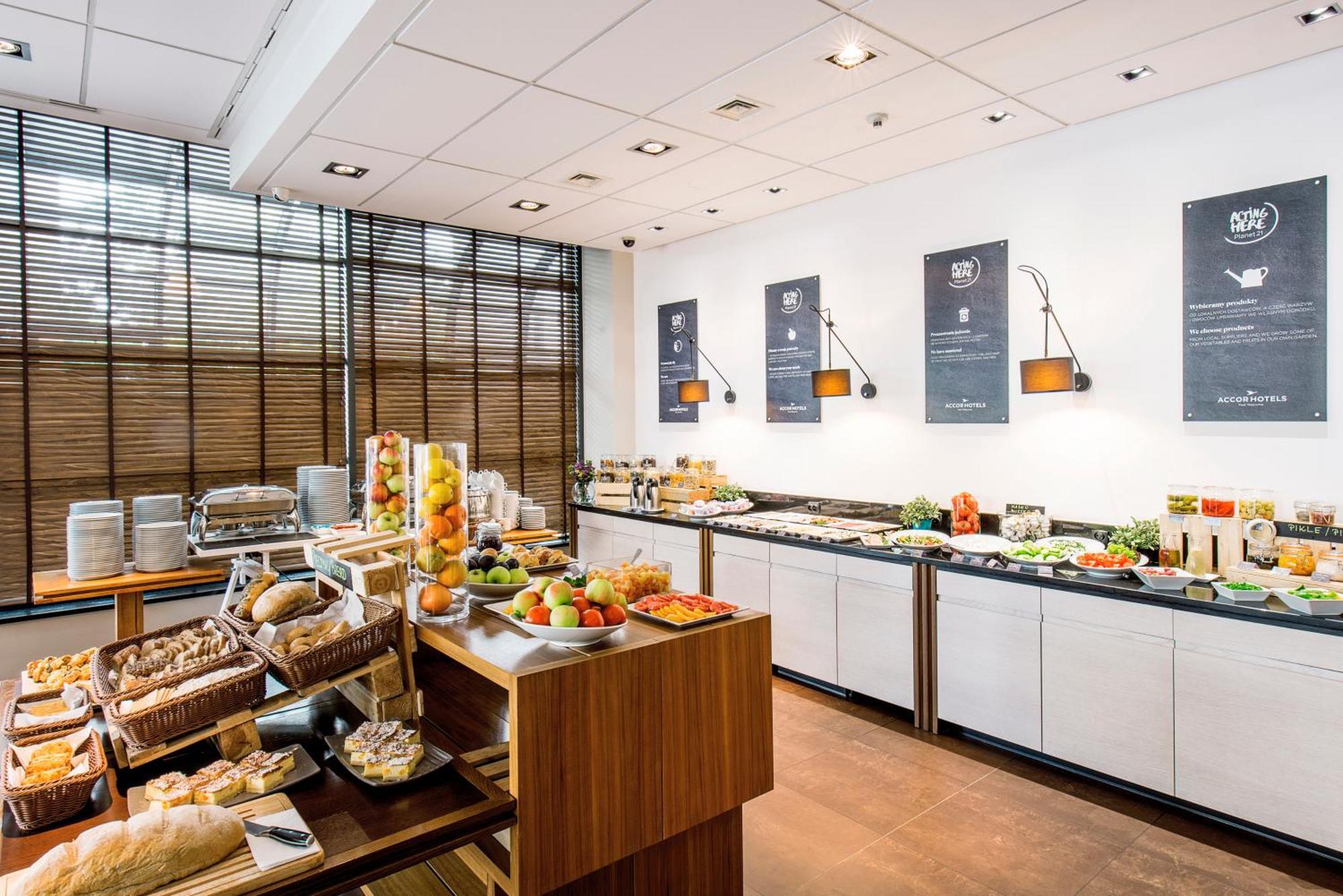Hotel Mercure Airport 4*