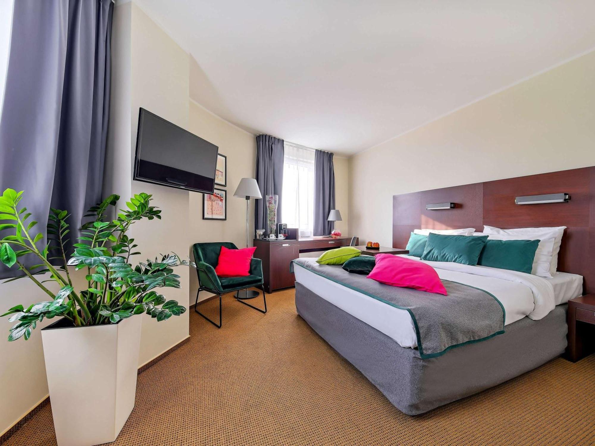 Hotel Mercure Airport 4*
